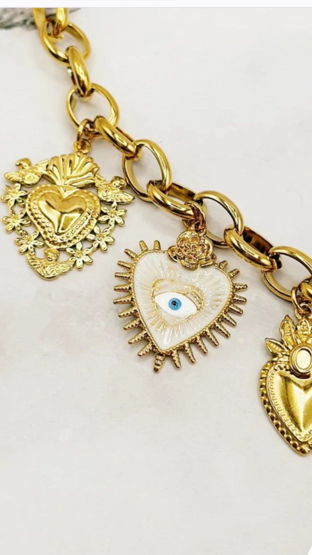COLLIER LOVE
